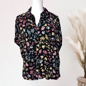 DIVIDED H&M women’s button down top floral print size M